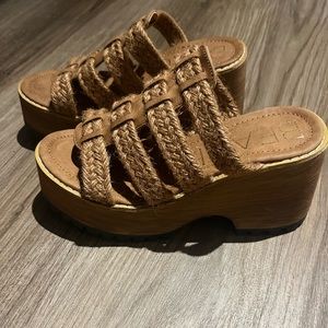 Never Worn Beach by Matisse Daze Women's Heeled Slide Sandals